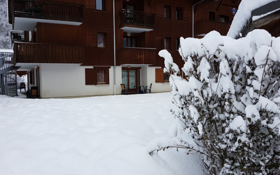 deck_winter_alpsrelax